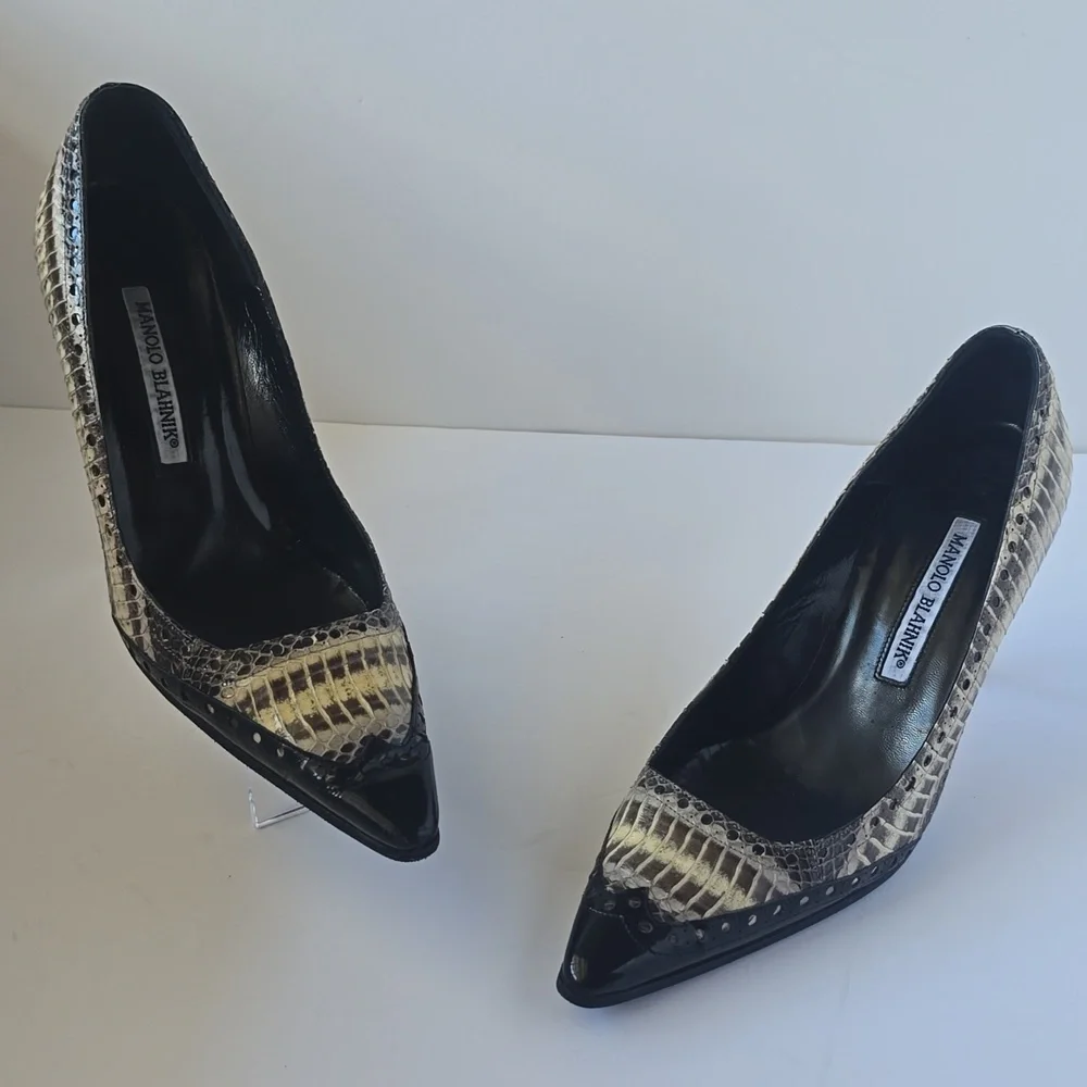 Manolo Blahnik Black Snakeskin Patent Leather Heels Pumps - Picture 13 of 16